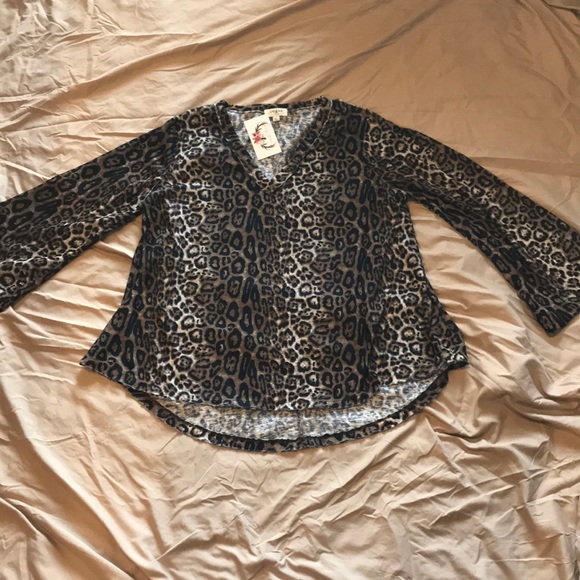 Leopard black/brown/creme ladies large new with tags Umgee flare sleeve pullover - Picture 1 of 8
